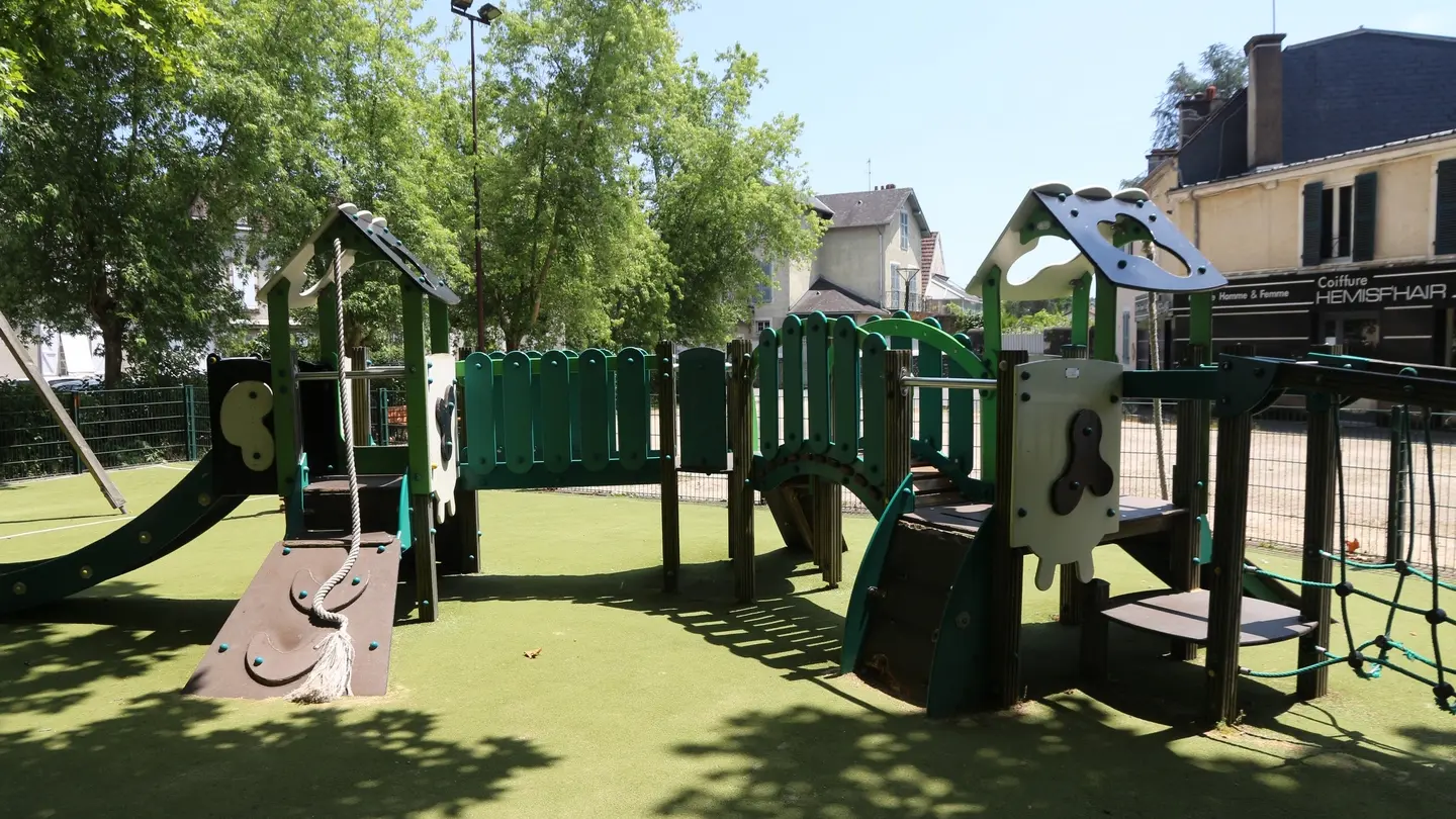 Aire de jeux du Junqué à Jurançon 05 - Pau Pyrénées Tourisme