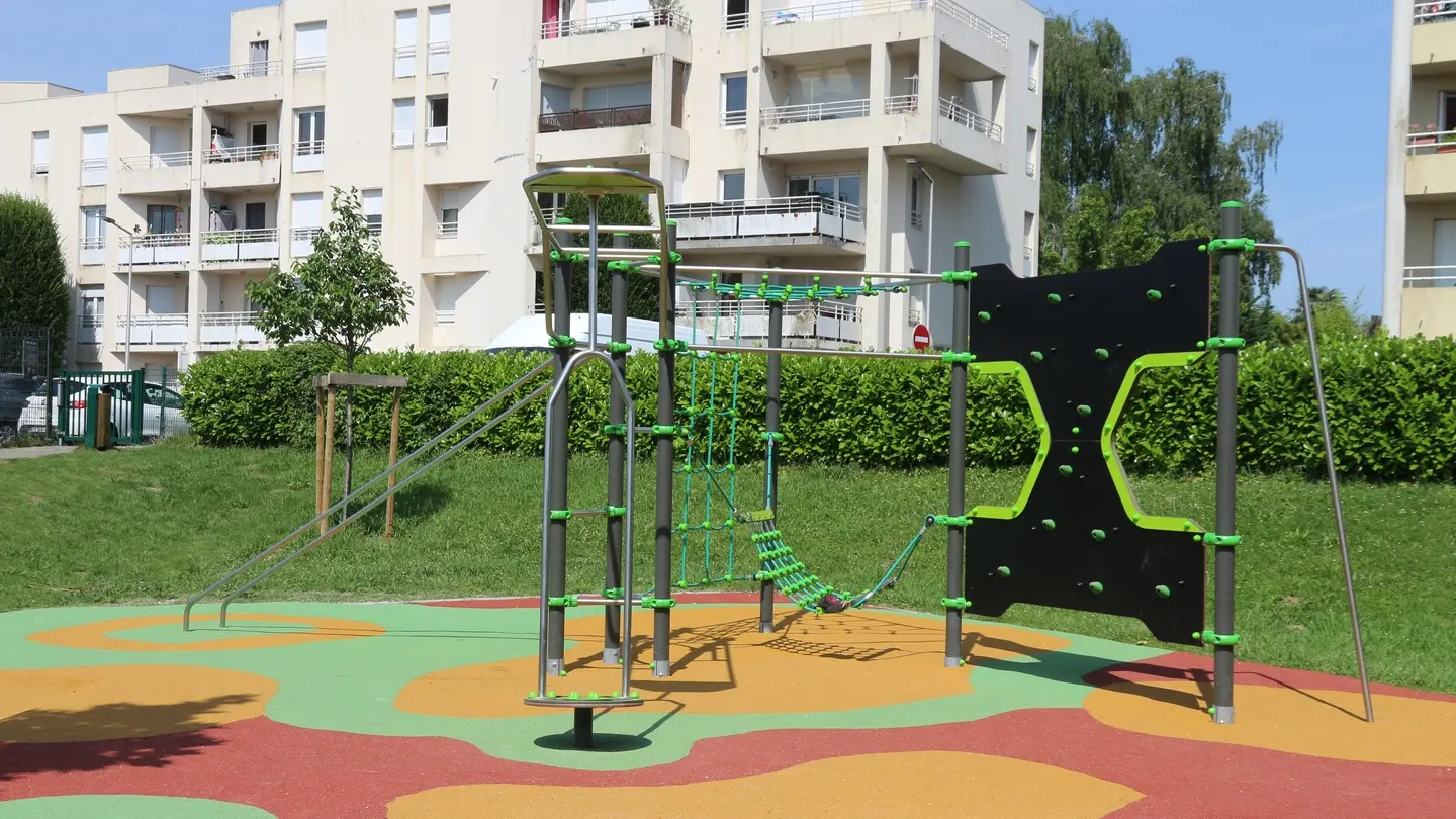 Aire de jeux du Stade d'Este 01 - Pau Pyrénées Tourisme