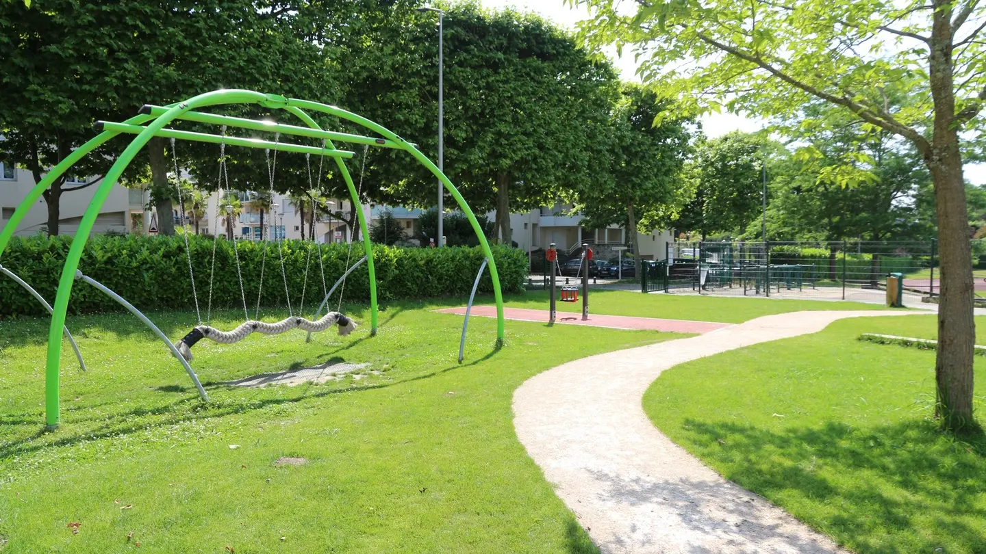 Aire de jeux du Stade d'Este 02 - Pau Pyrénées Tourisme
