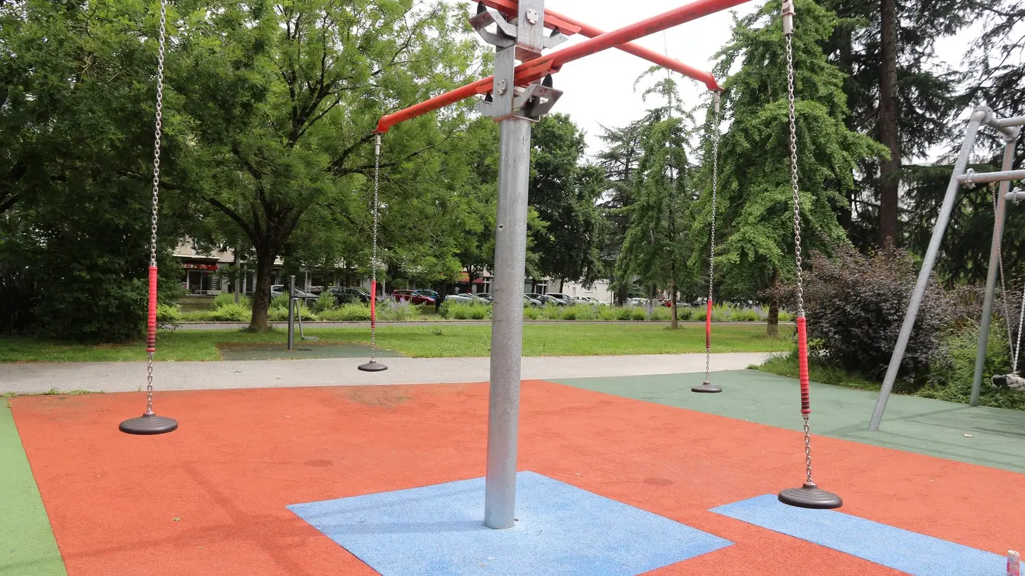 Aire de jeux parc Jaussely 01 - Pau Pyrénées Tourisme
