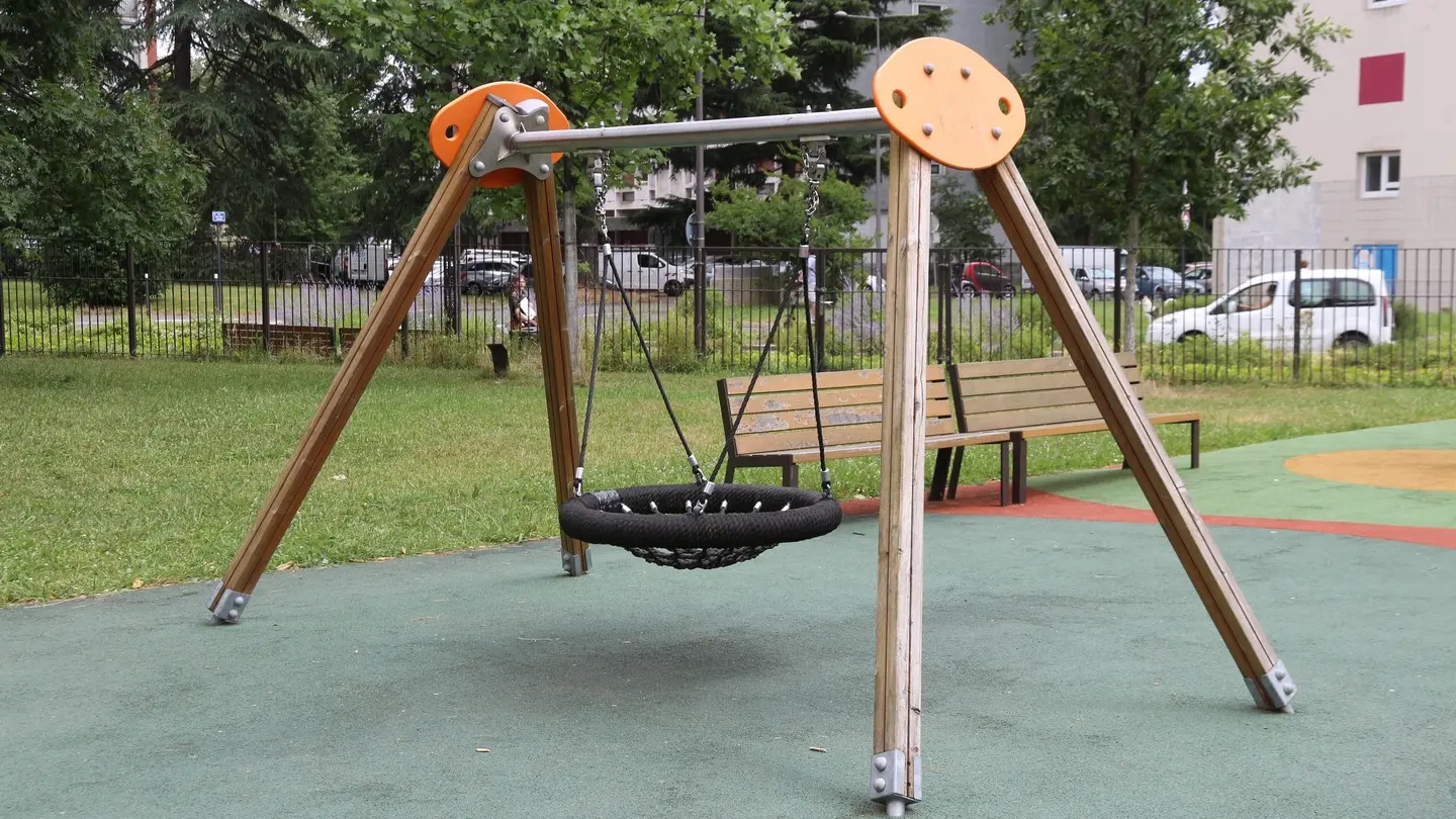 Aire de jeux parc Jaussely 06 - Pau Pyrénées Tourisme