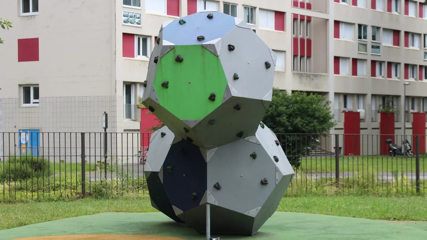 Aire de jeux parc Jaussely 08 - Pau Pyrénées Tourisme