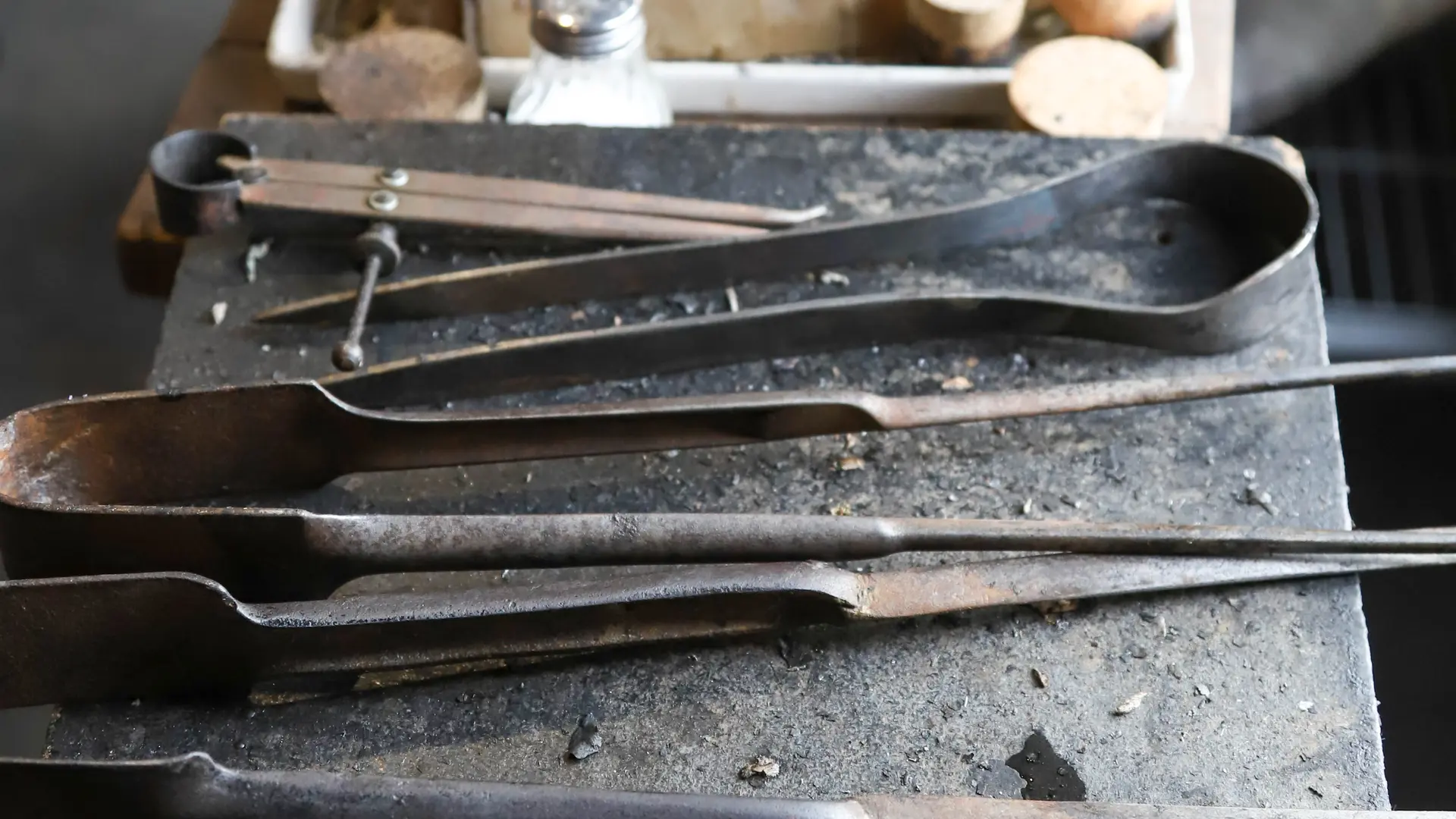 Alchimiste Origine Corrèze outils ©limouzi project