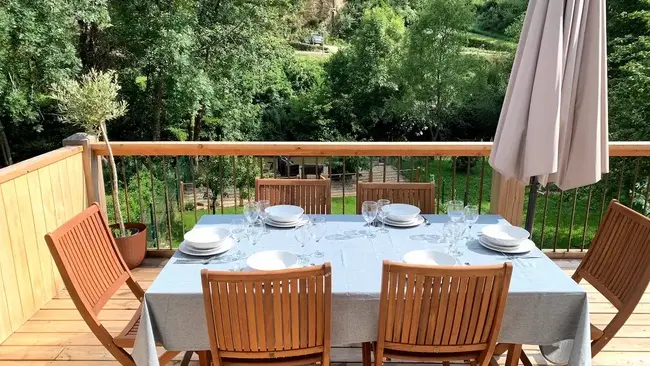 Au bord de la rivière ségur le château 7