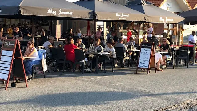 CHEZJEANNOTTERRASSEMONDE