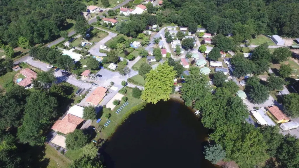 Camping de l'Etang de Laubanère drone