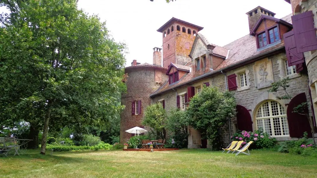 Carbonel Sournia Taule - entrée jardin©Gîtes de France