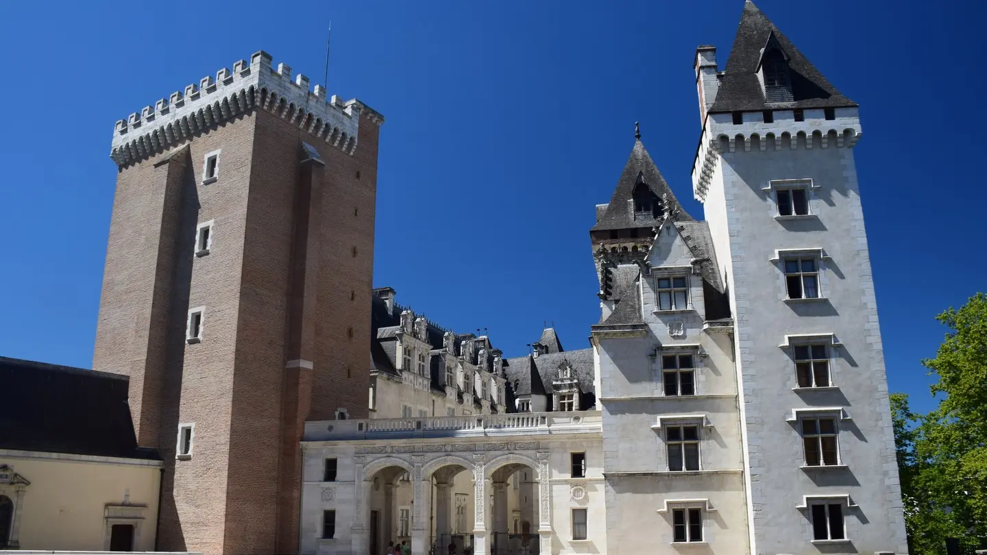 Pau, capitale Musée National du Château de Pau - Pau - Vue depuis rue du château