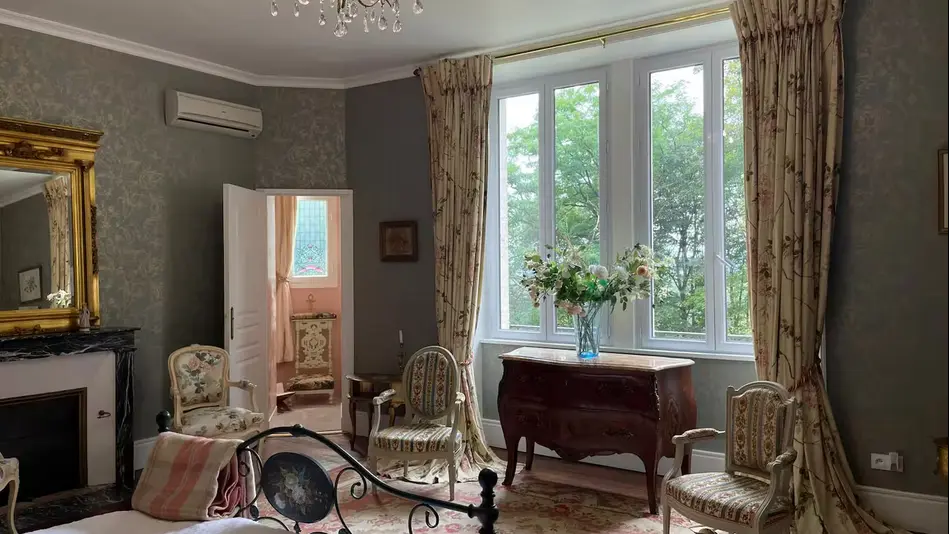 Château De La Grillere piscine et parc privé