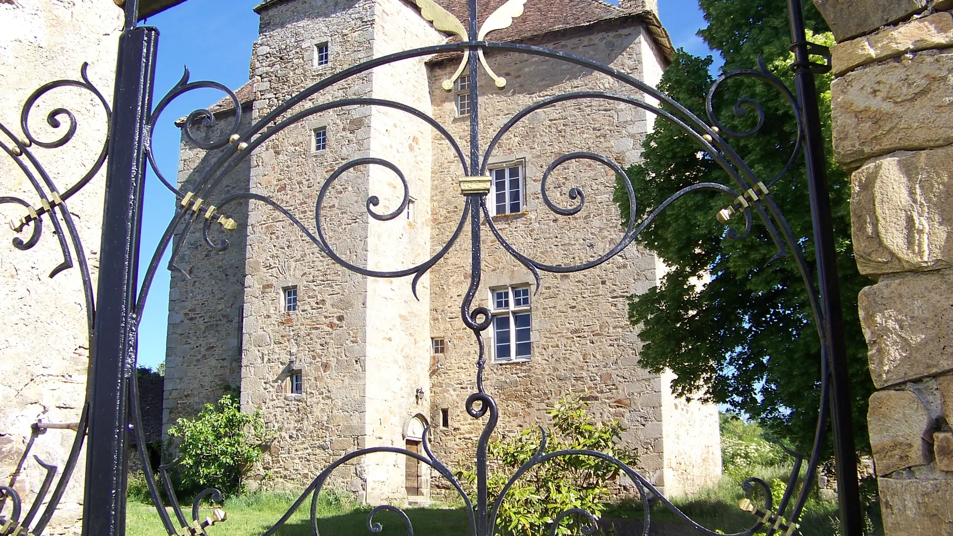 Chateau Fraysset - Entre Etangs et Chateaux - Salon la Tour © N.Jumelle - Office de Tourisme terres de Corrèze