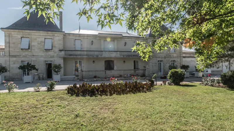 Château-d-Arcins1