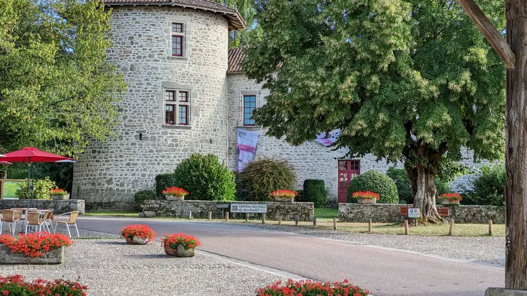 Château des ducs de Mortemart ©Tom Jouhandeaud