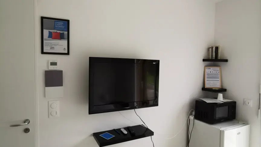 Chambre d'hôtes à l'orée acacias tv micro ondes ¢G.Préjean