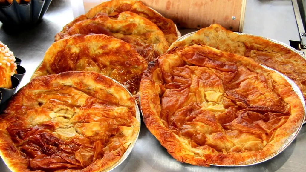 Chez Marie - Etalage de tourtières à l'armagnac