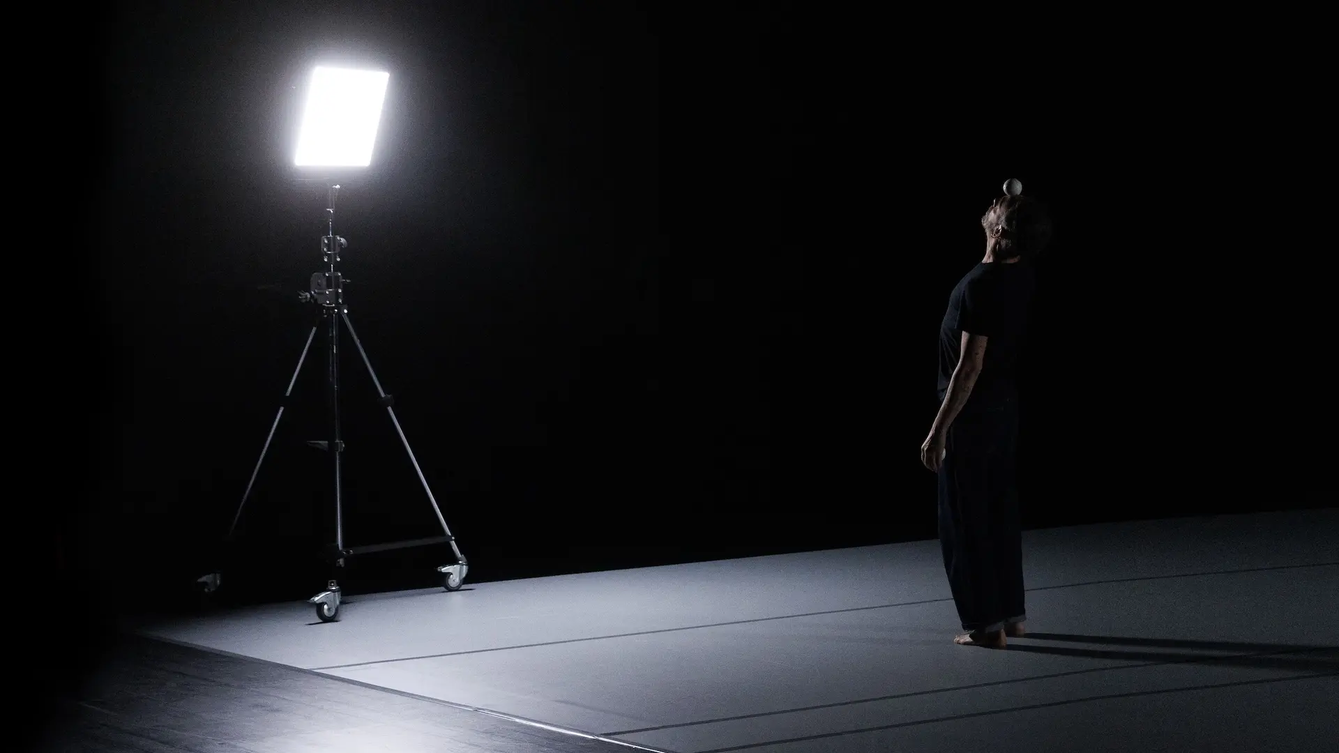 COMMENCER À EXISTER