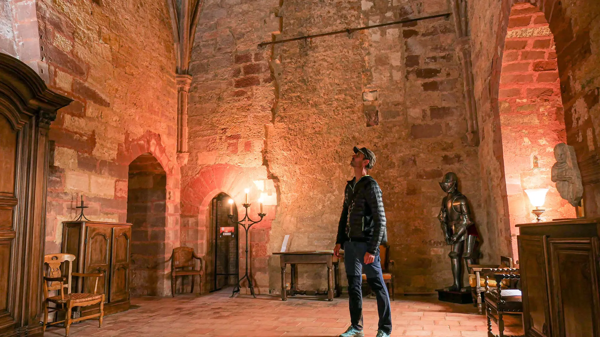 Corrèze Tourisme_GR46_Salle du Château de Turenne_© David Genestal_juin 2024