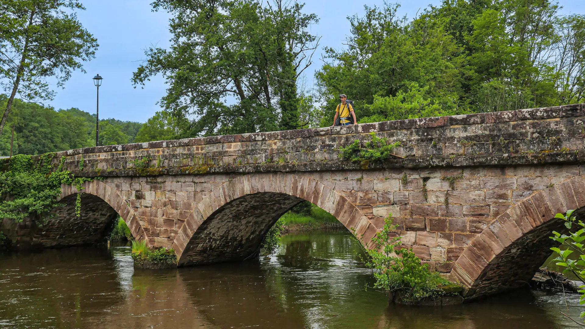 Corrèze Tourisme_GR46_Pont de Saint-Viance_© David Genestal_juin 2024