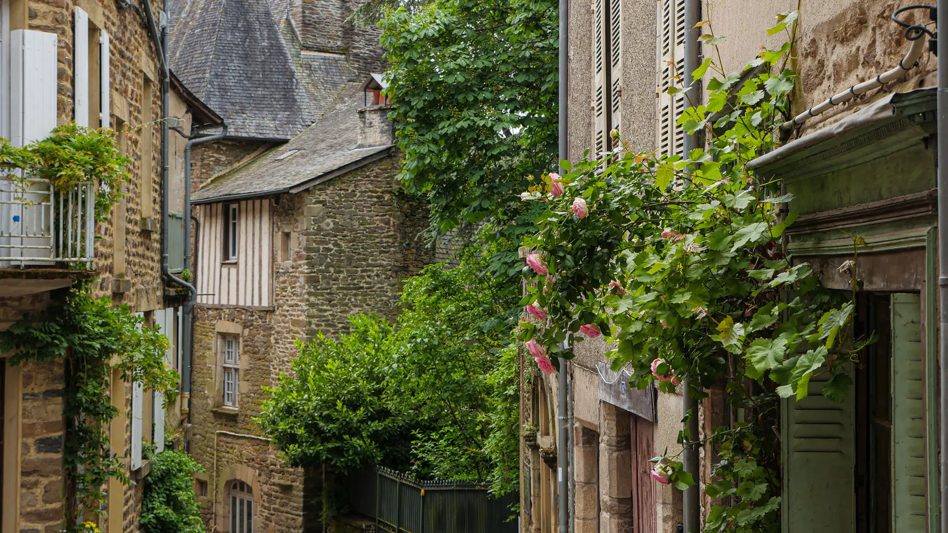 Corrèze Tourisme_GR46_Uzerche (9)_© David Genestal_juin 2024