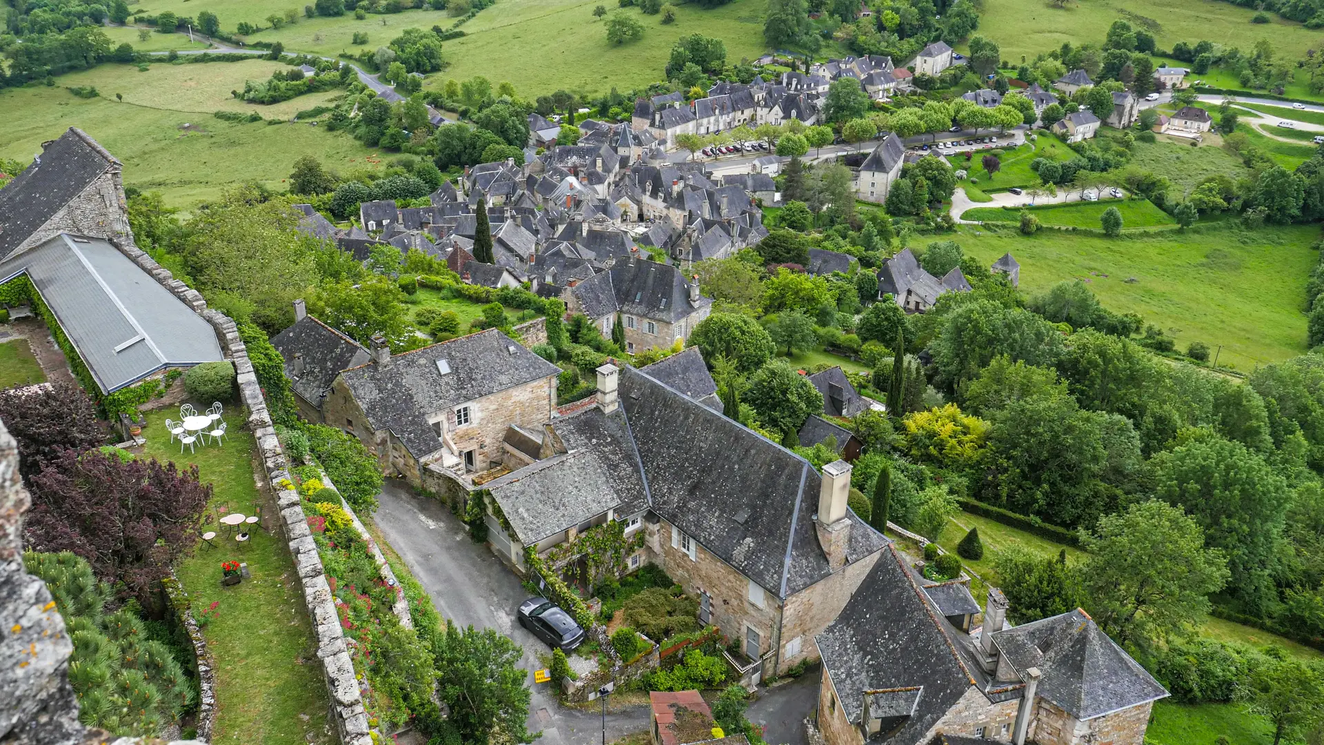 Corrèze Tourisme_GR46_Village de Turenne_© David Genestal_juin 2024