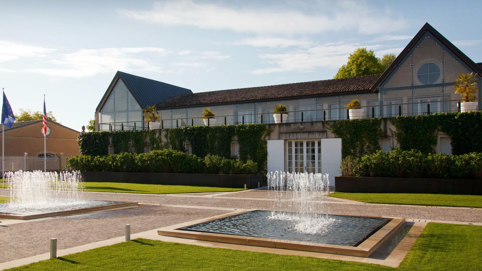 Cour Chateau Leoville Poyferre credit photo Jerome Mondiere