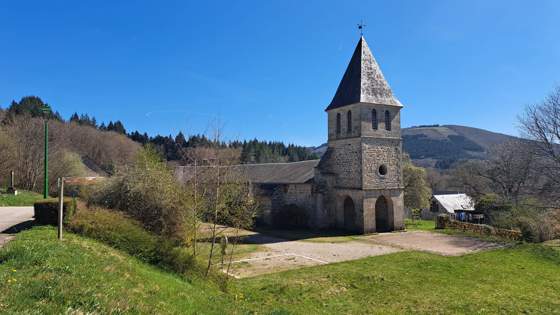 Eglise - Veix © J Lautrete (2)