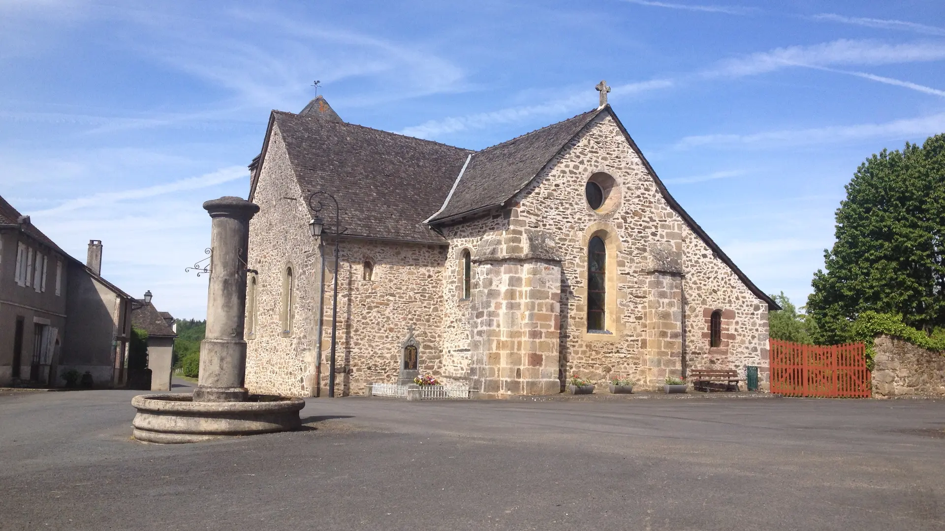 Eglise St Martial - Circuit des Chaises - Orgnac-sur-Vézère © C.Golfier - Office de Tourisme terres de Corrèze (2)