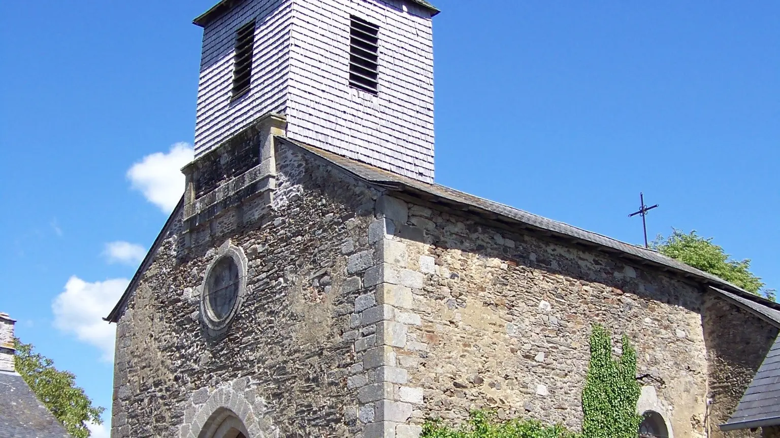 Eglise d'Espartignac - Puy Chammard -Uzerche © Office de Tourisme Terres de Corrèze
