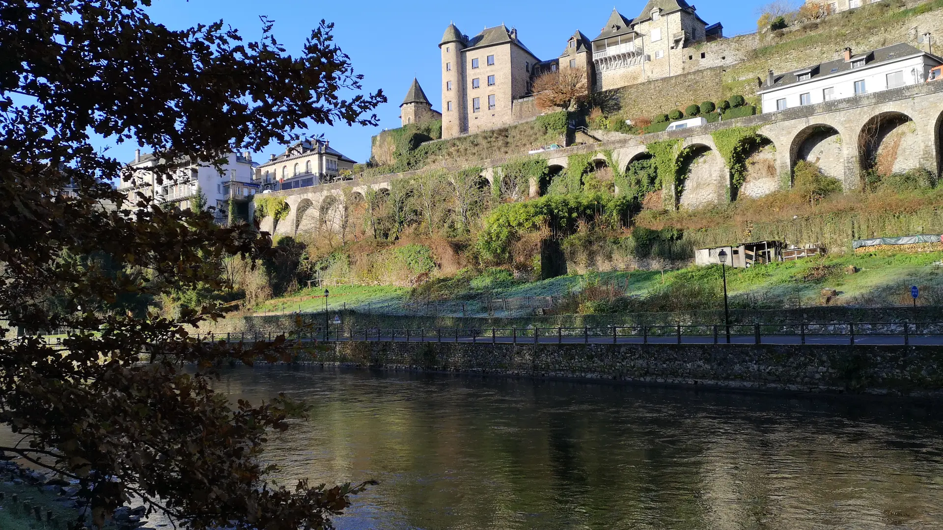 Educ visite avec archéo - Uzerche © L Léonard (13)