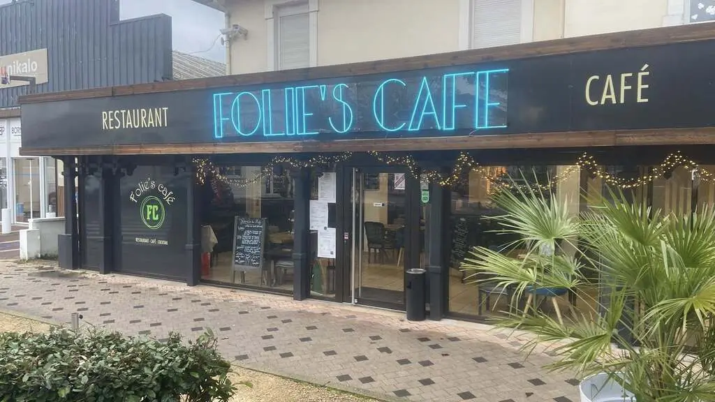 FoliesCafeVitrine