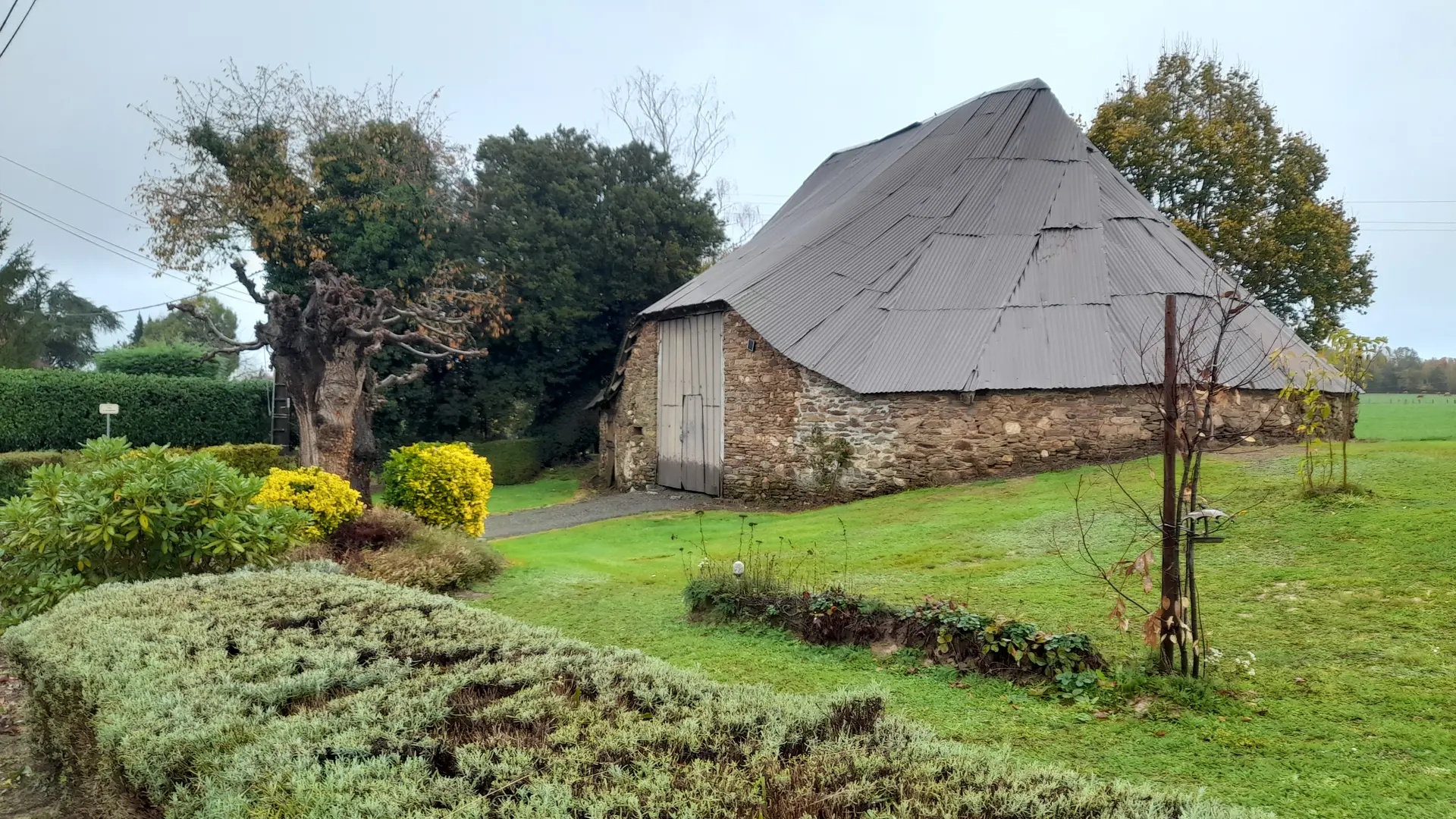Grange ovalaire - A la découverte de Beyssenac - Beyssenac © N.Jumelle - Office de Tourisme Terres de Corrèze