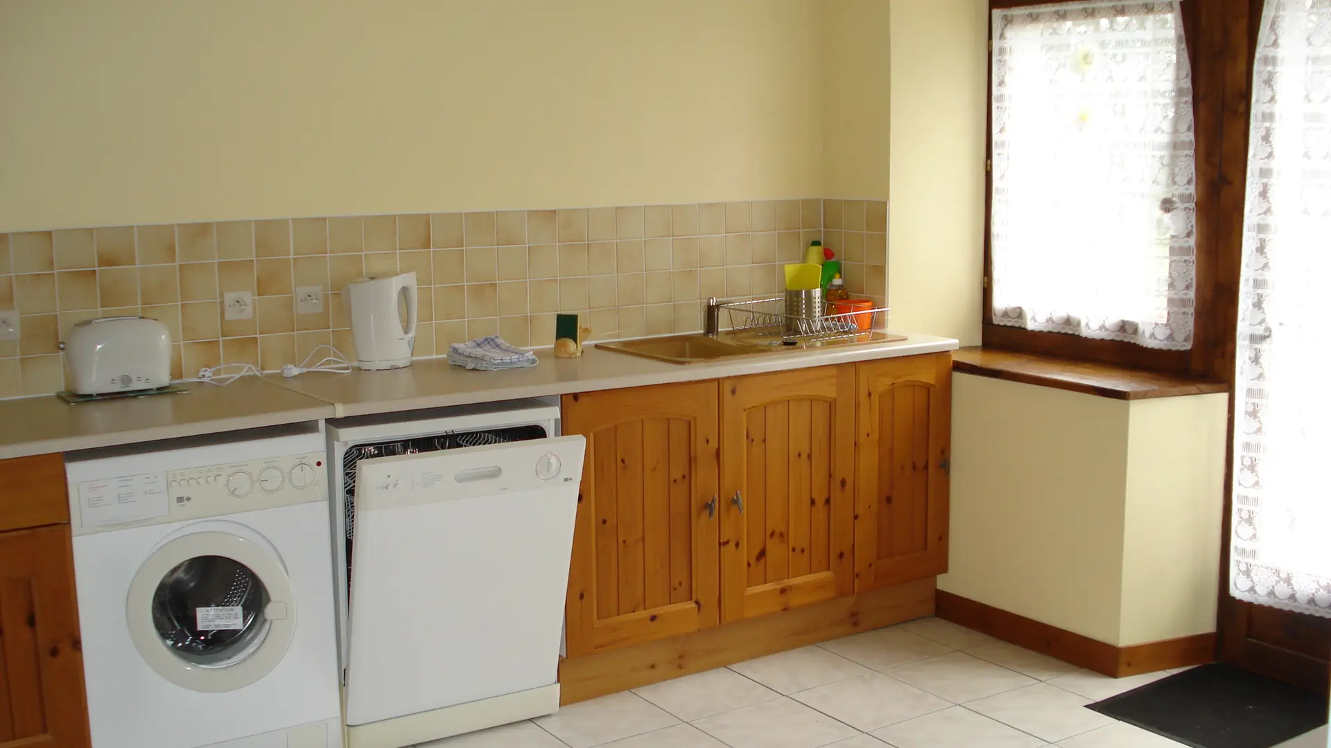H Kitchen 1