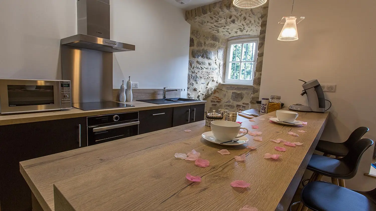 HebregementInsolite-ChateaudeVal-Lanobre-cuisine ©ChrisBogaerts-com