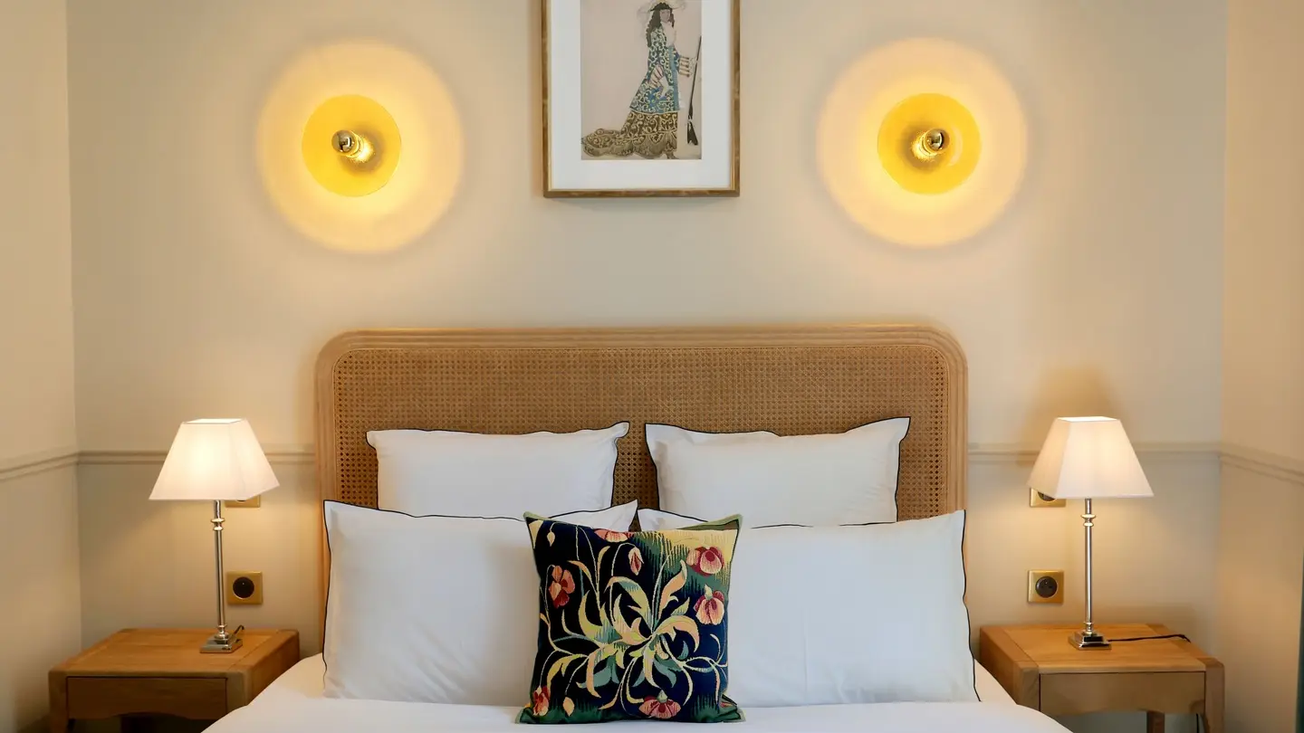 Hôtel Bristol - Pau - Chambre double fauteuil jaune