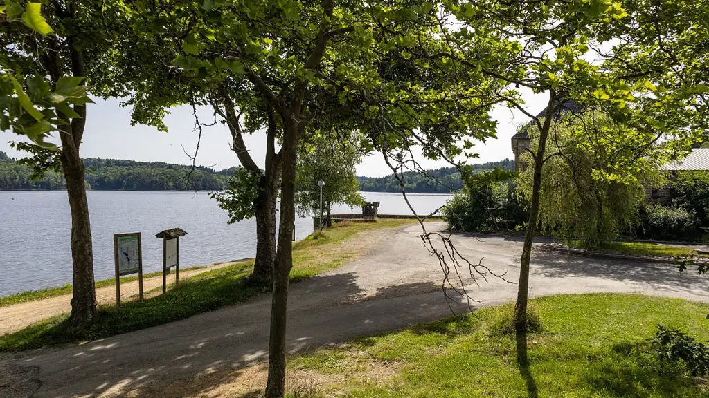 Hôtel du Lac Neuvic1
