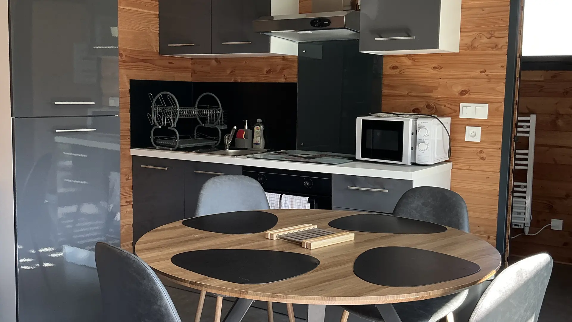 Salon/Cuisine équipée