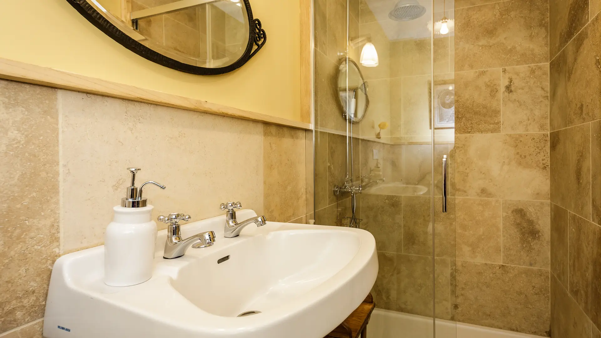Lou Castel chambre 'Bleuet'