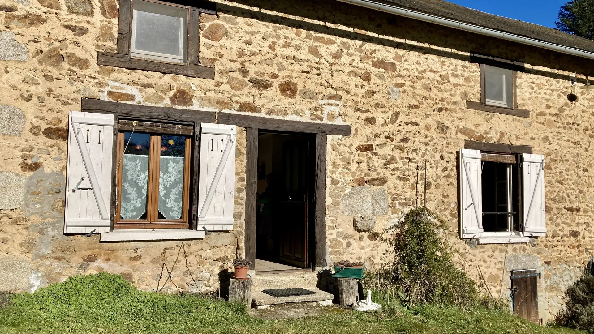 Extérieur meublé de Lafaux