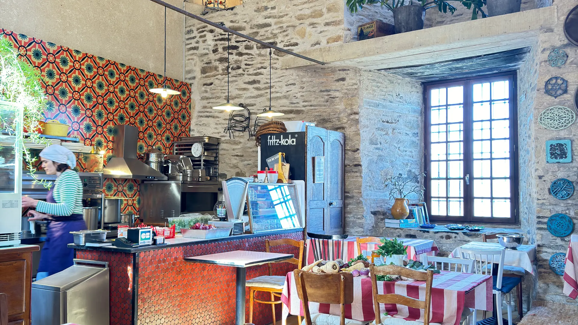 Suzette, cantine locale