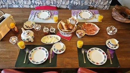 L'enclos du Bélier - petit déjeuner chambres d'hôtes