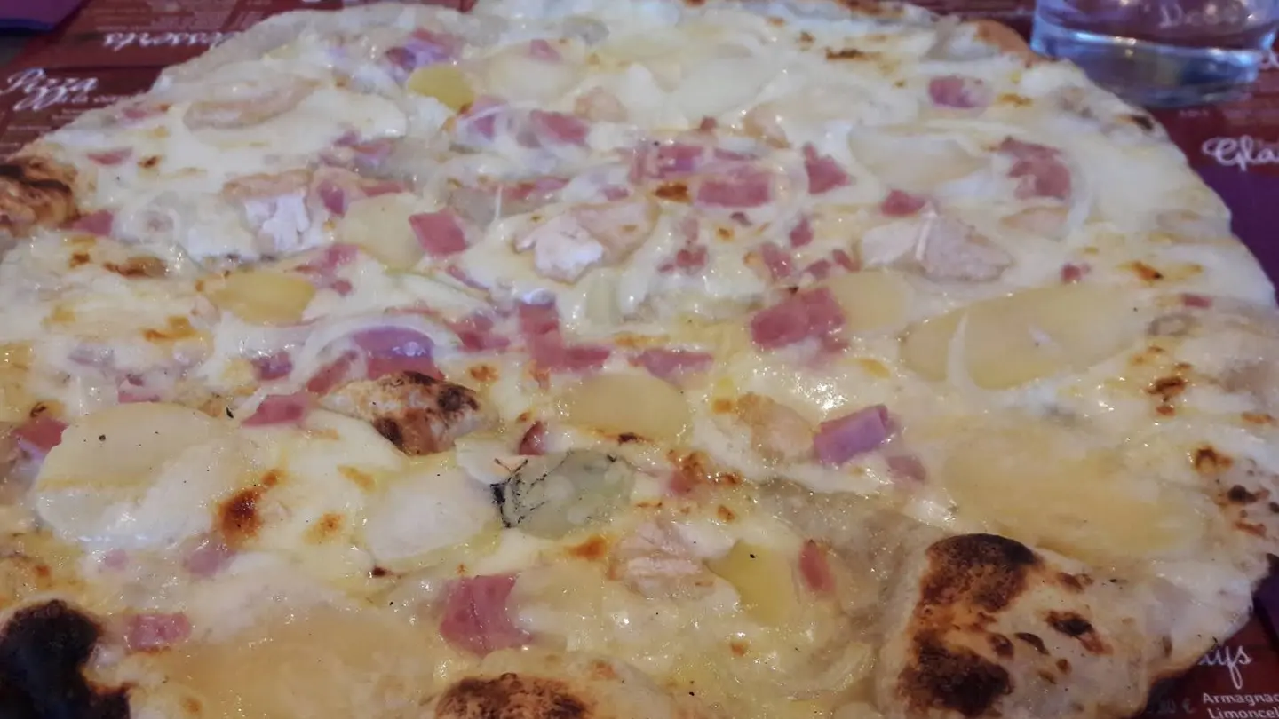 La Tour de Pise Pau Tourasse pizza crème