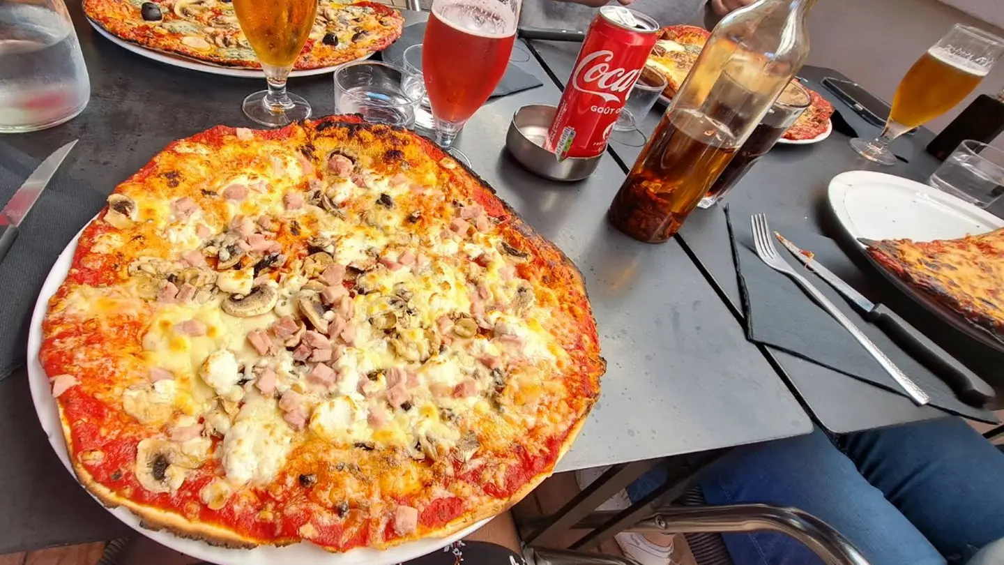 La Tour de Pise Pau Tourasse pizza