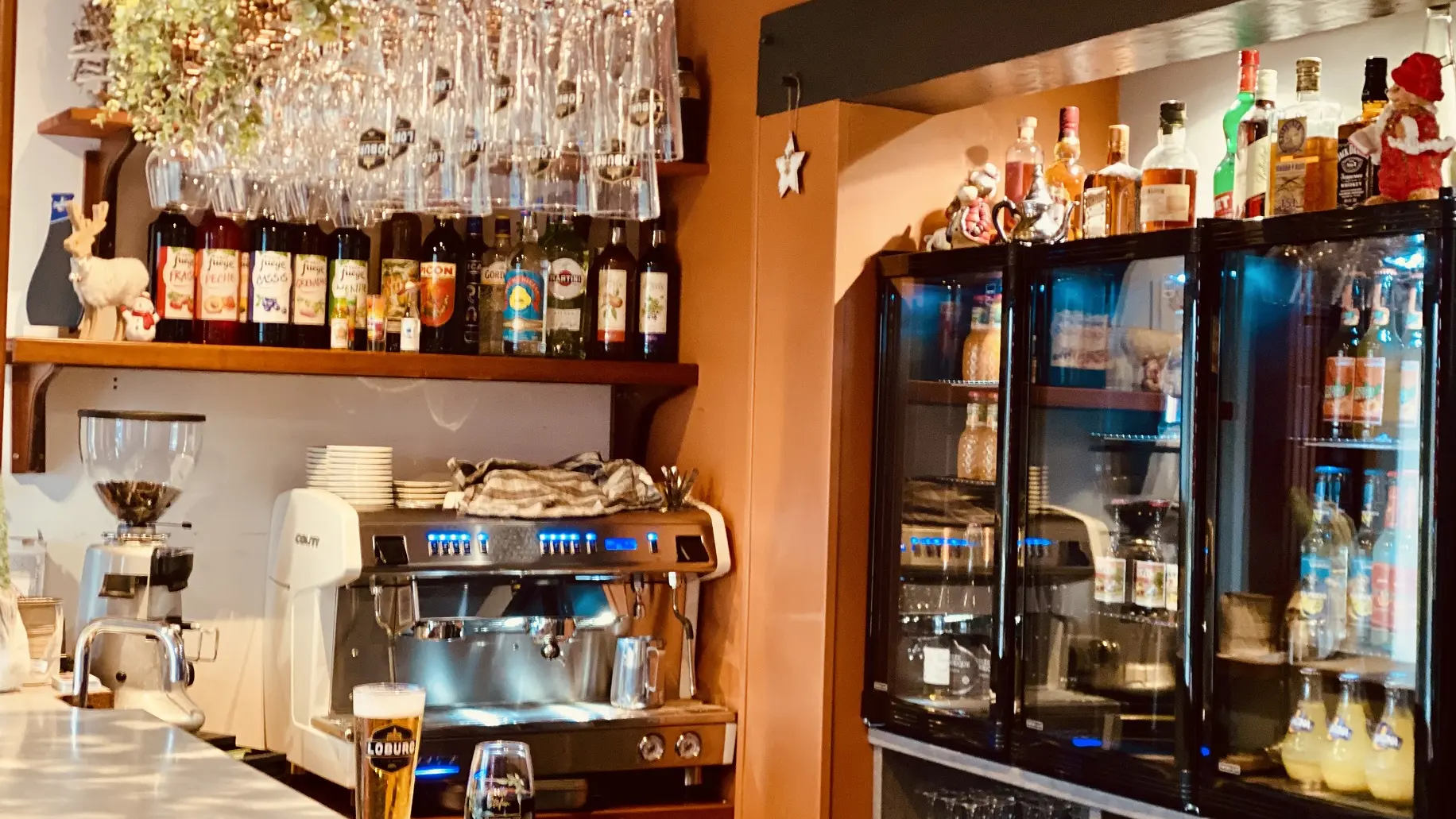 Le Saint Y Bar ©le saint y bar (1) - Copie