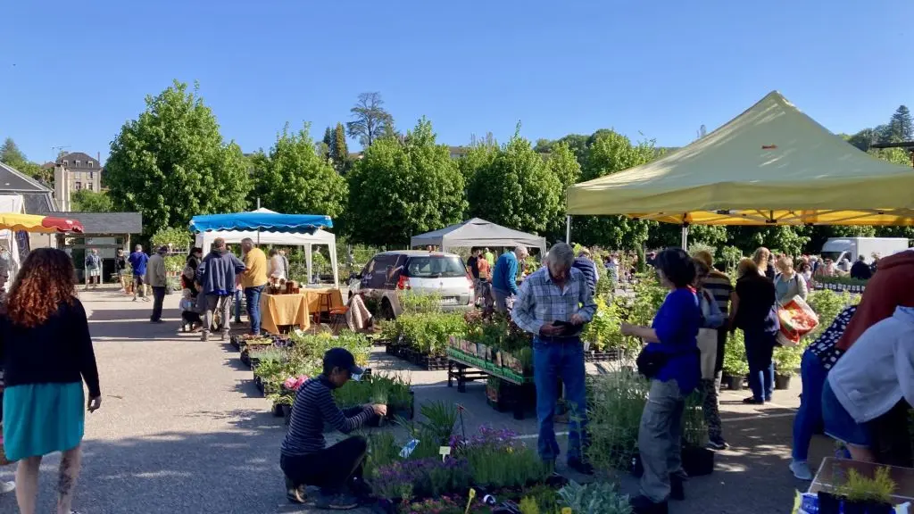 Marché aux fleurs Eymoutiers 2025