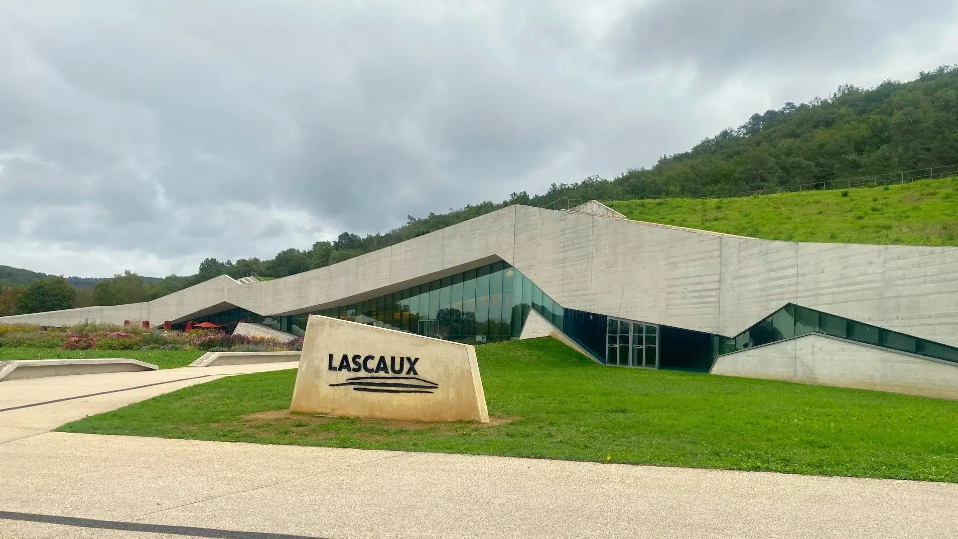 MONTIGNAC-Promenade de Lascaux-LASCAUX