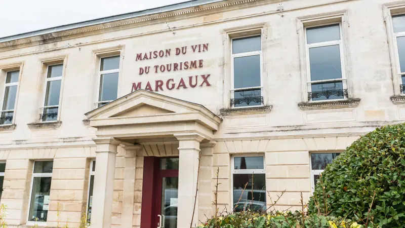 Maison-du-Vin-et-du-Tourisme-de-Margaux1