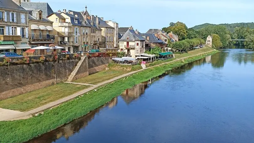 Montignac quais