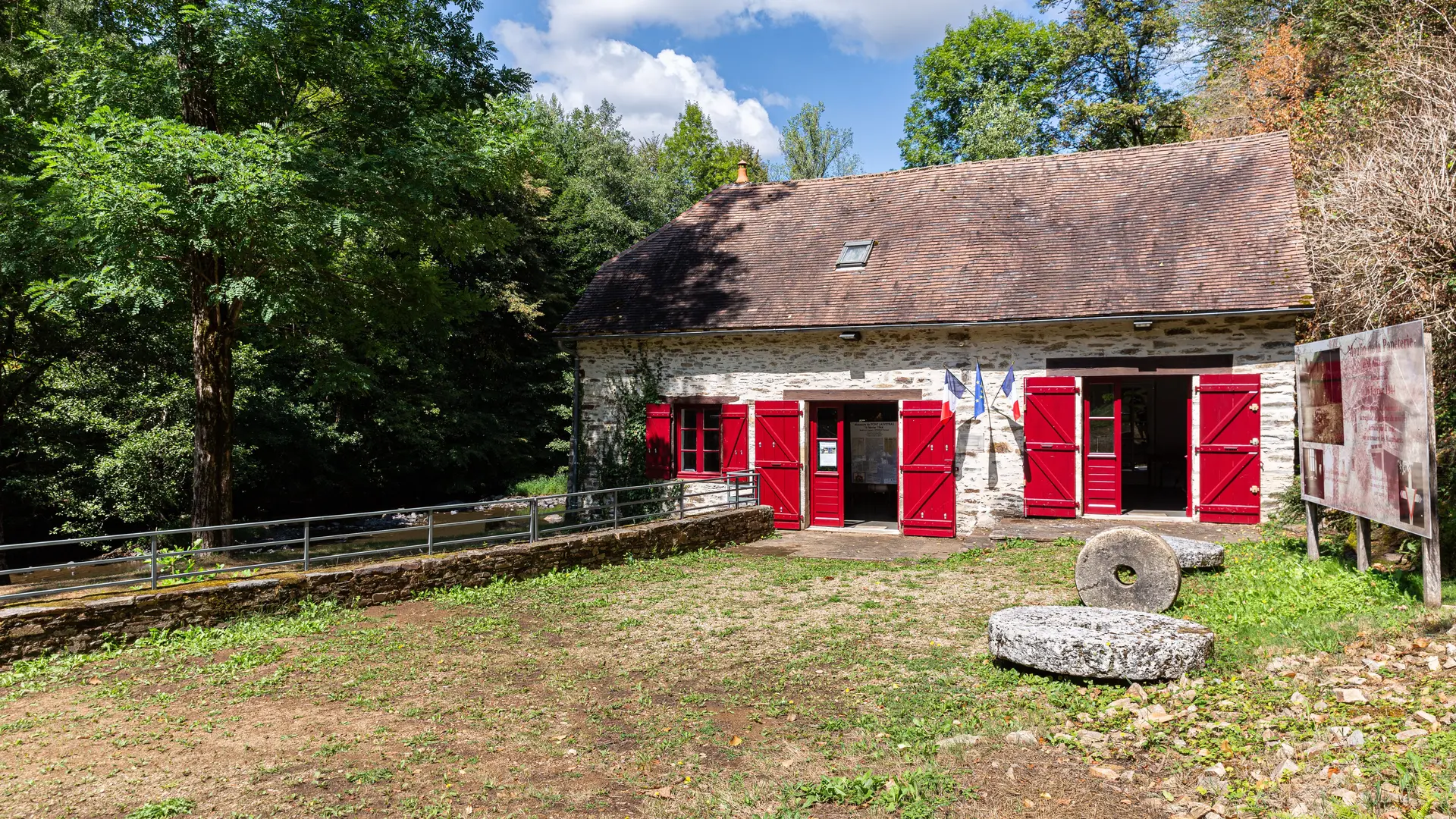 Moulin de la Résistance Pont Lasveyras - Beyssenac ©Cris Bastiane - print (1)
