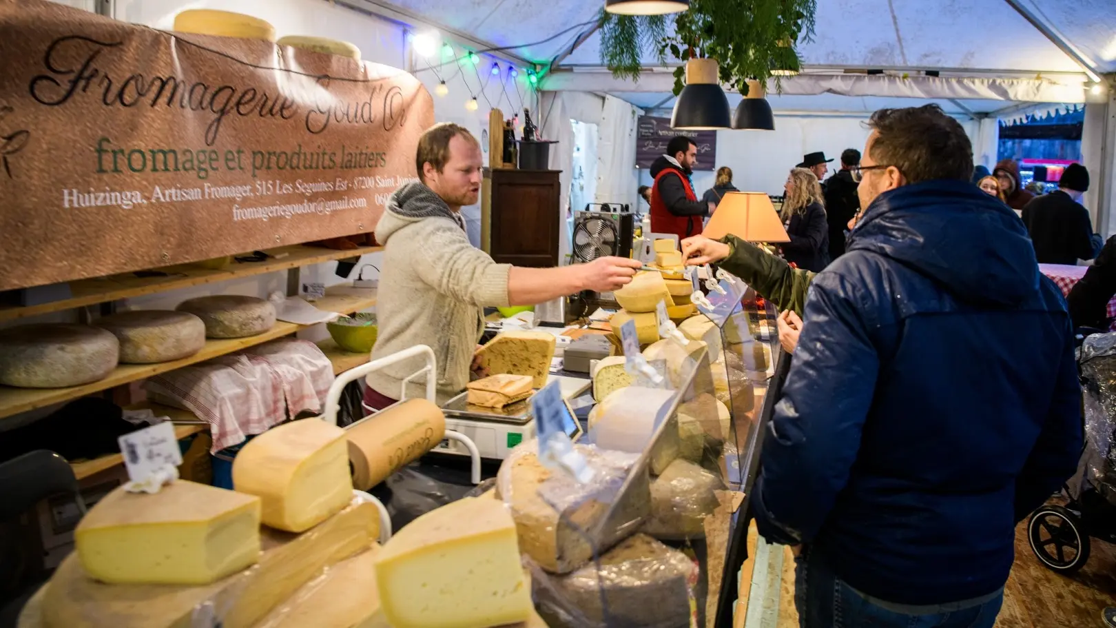 NOEL 2023 MARCHE ARTISANS PRODUCTEURS (18)