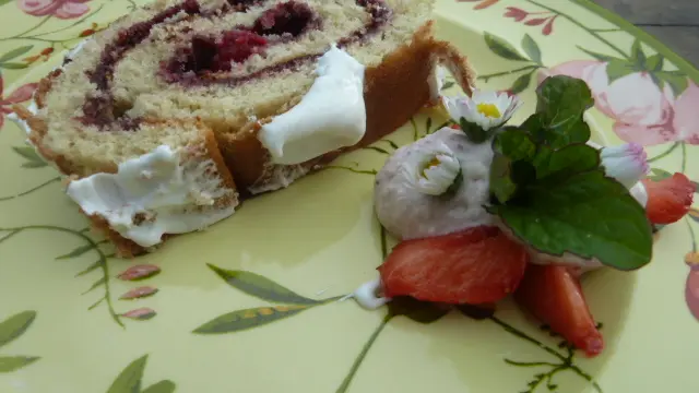 roulé au fruits rouge