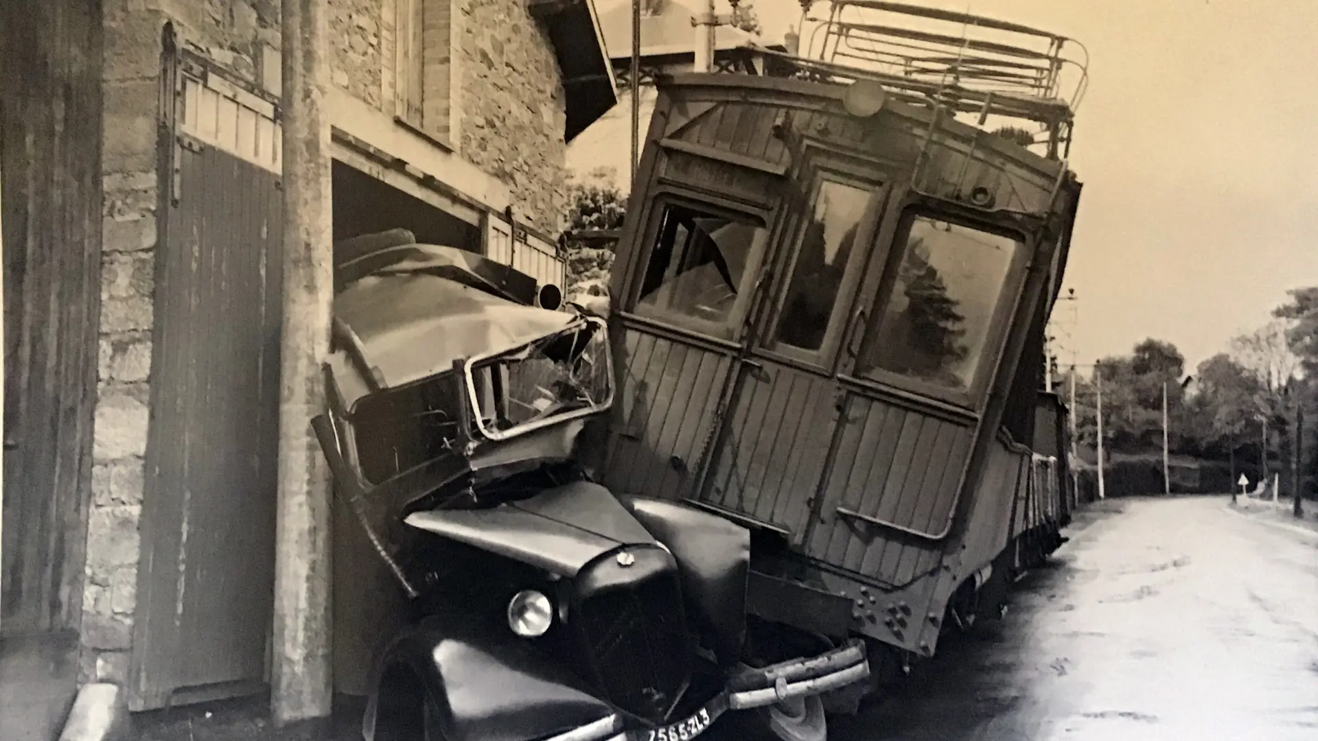 P14 Eymoutiers Tramway Accident Collision Car Lavaud-1